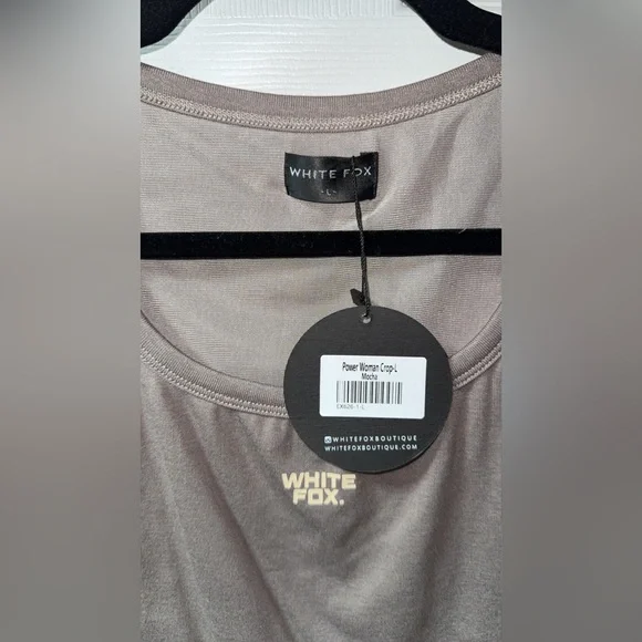 White Fox Boutique Power Women’s Cropped Tank - Picture 3 of 3